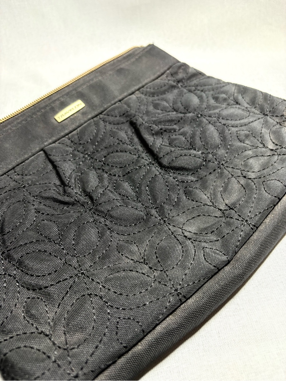 NWT Travelon Black Quilted RFID Zip Pouch Wristlet